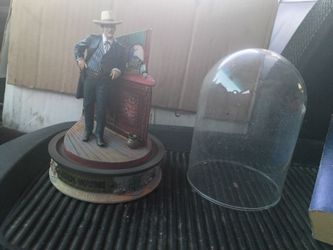 John wayne sculpture