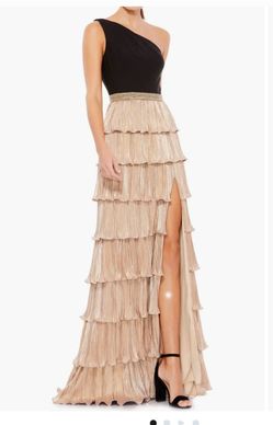 Mac Duggal