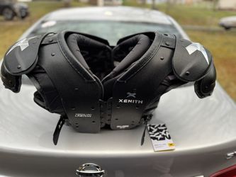 Xenith Pro Varisty Lineman Shoulder Pads.