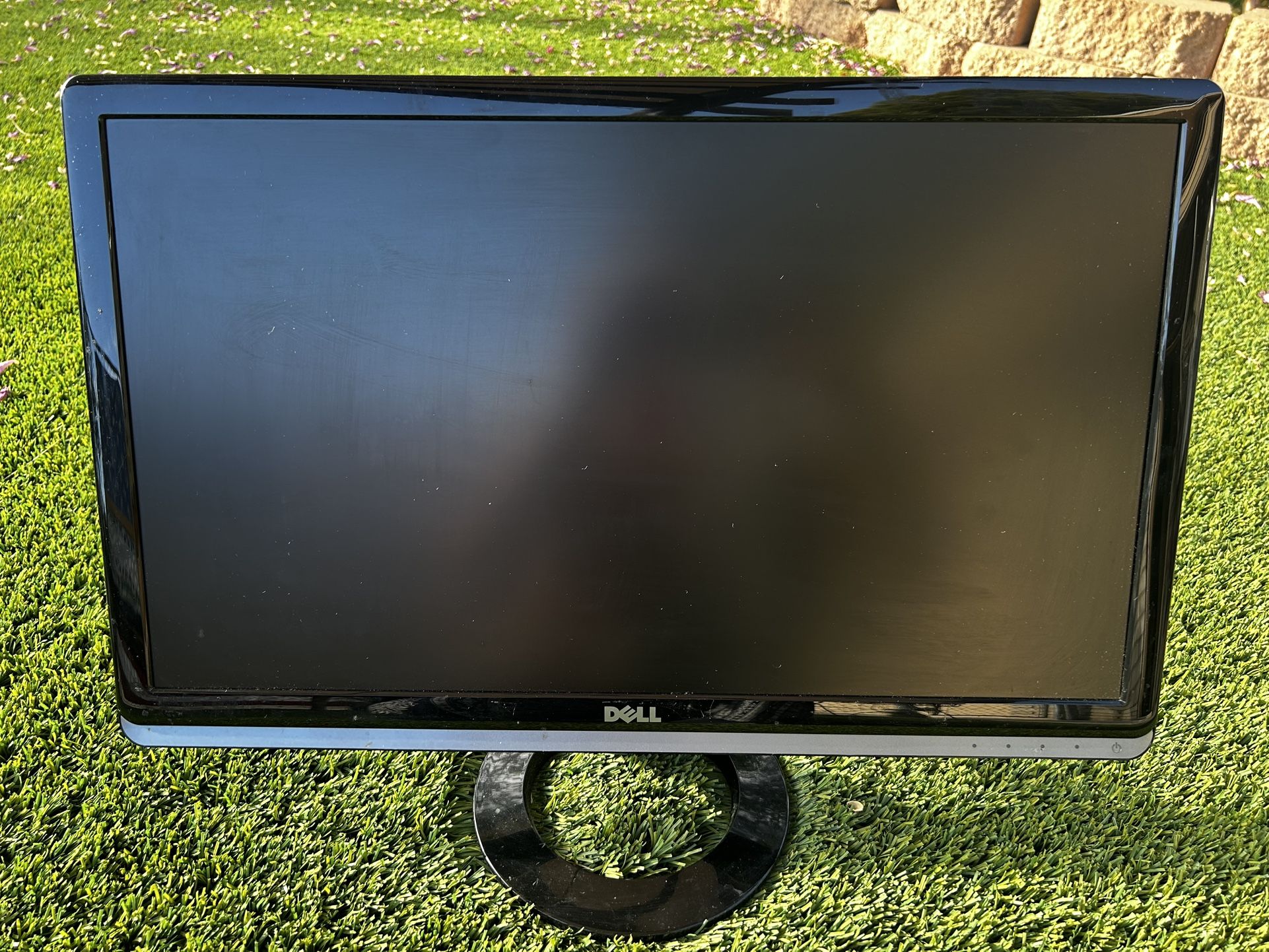 23” DELL COMPUTER MONITOR SCREEN 47TH AVE. AND DOBBINS IN LAVEEN