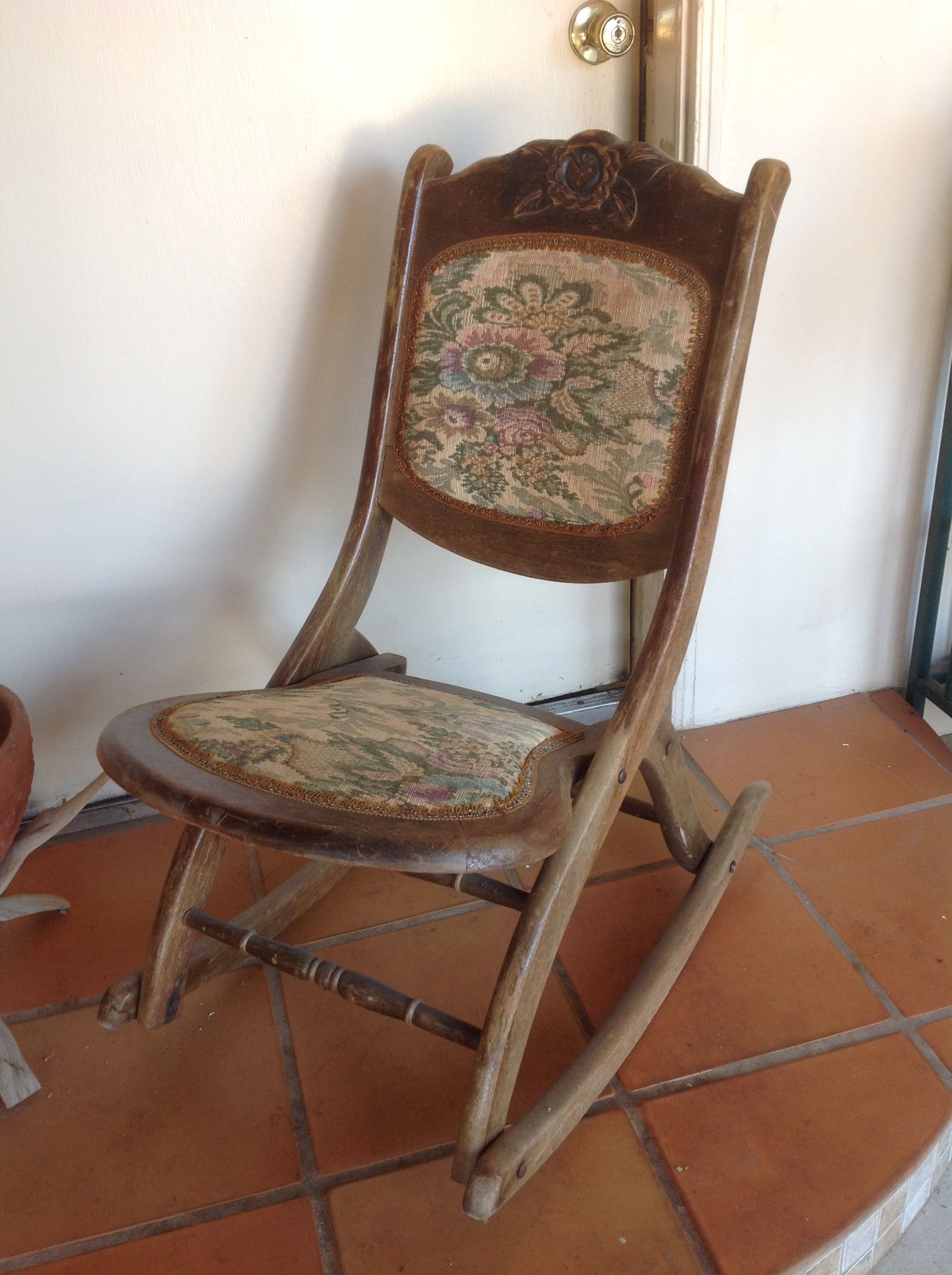 Antique Folding Rocking Chair. 