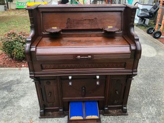Beautifull pomp organ excelent condition solid wood