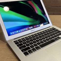 Apple MacBook Air 13” I5/8GB/256GB SSD $200