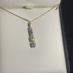 Dimond Pendant With Gold Chain
