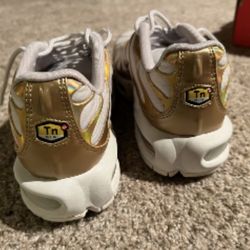 Women’s Shoes White And Gold 