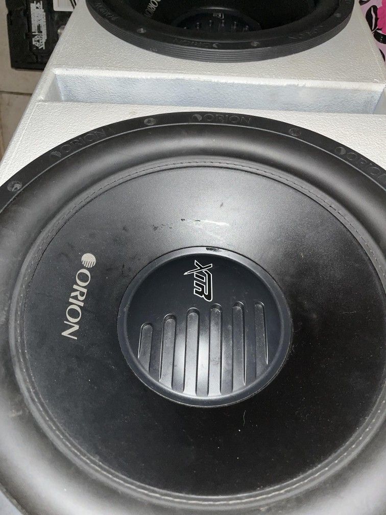 Two 15 Inch Orion Speakers In Q Bomb