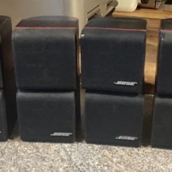 Set Of Four Bose Double Cube Speakers In Great Condition