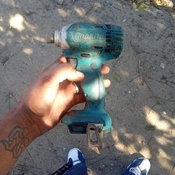 Makita 1/2" Impact Drill 