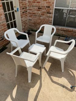 Grosfillex White Plastic Patio Furniture Set