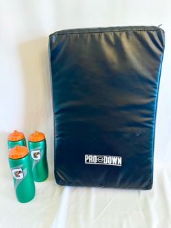 ~EXCELLENT Pro Down Collegiate Blocking Football Pad & H2O ~