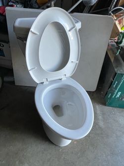 Kohler elongated toilet
