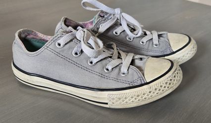 Kids Size 1y Converse 