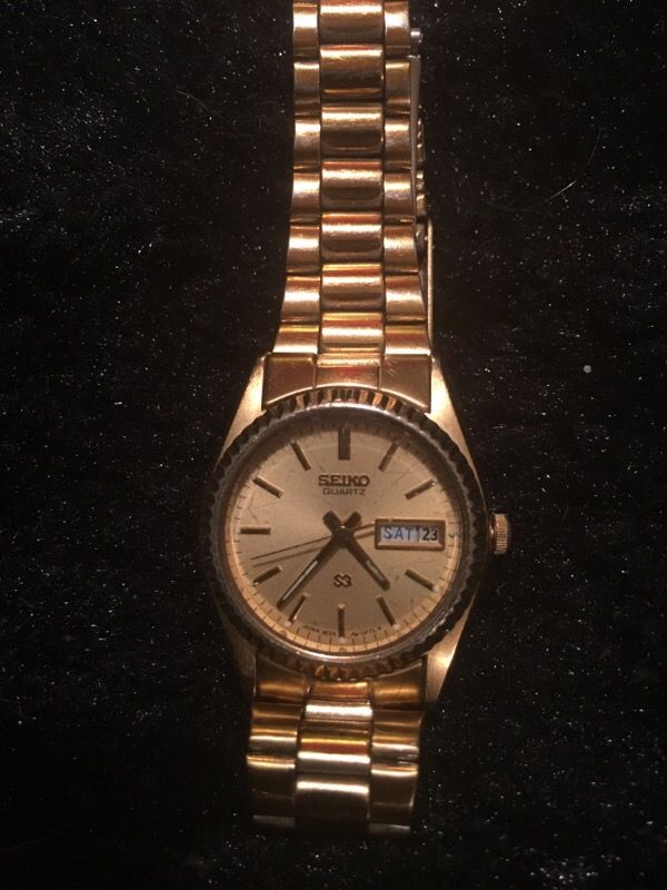 Vintage SEIKO Japan ladies gold watch with day and date for Sale in Las  Vegas, NV - OfferUp