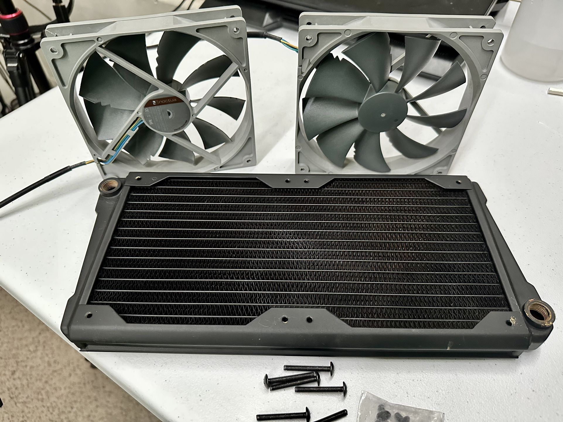 Hardware Labs Black Ice Nemesis GTS 280 X-flow radiator + 2 Noctua Redux fans for Tucson, AZ - OfferUp