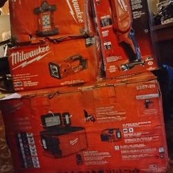 Milwaukee Flood Lights An Packout 