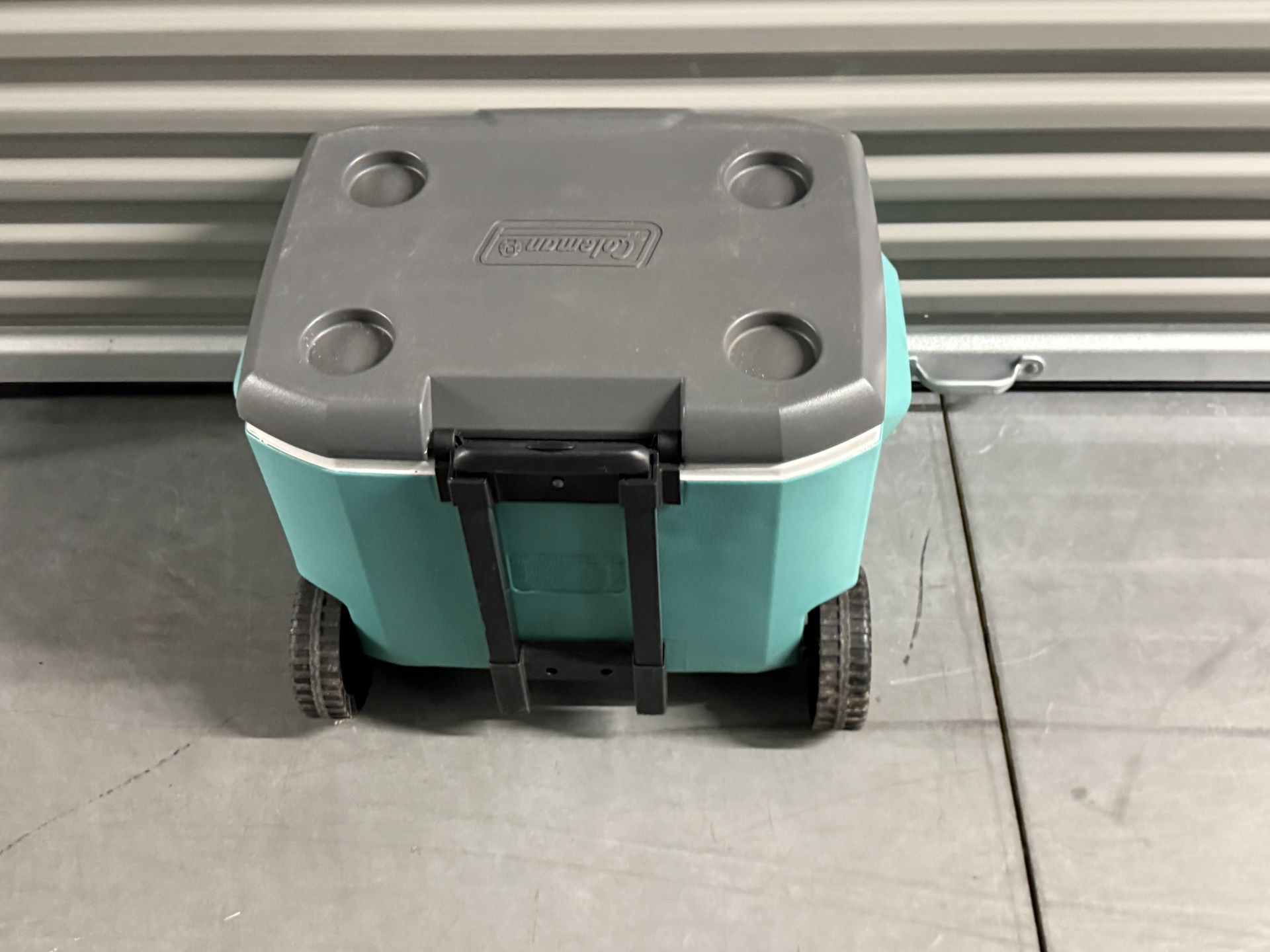 30 Can Coleman Wheeled Cooler with Telescoping Handle
