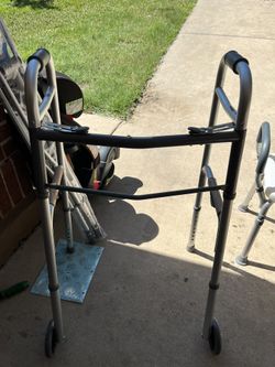Walker With Wheels
