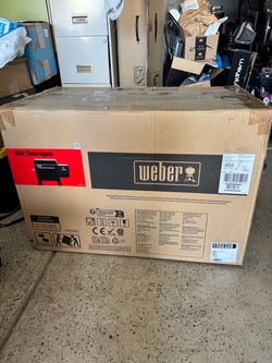 Weber Smoque Wood-Fired Pellet Grill, 22-inch