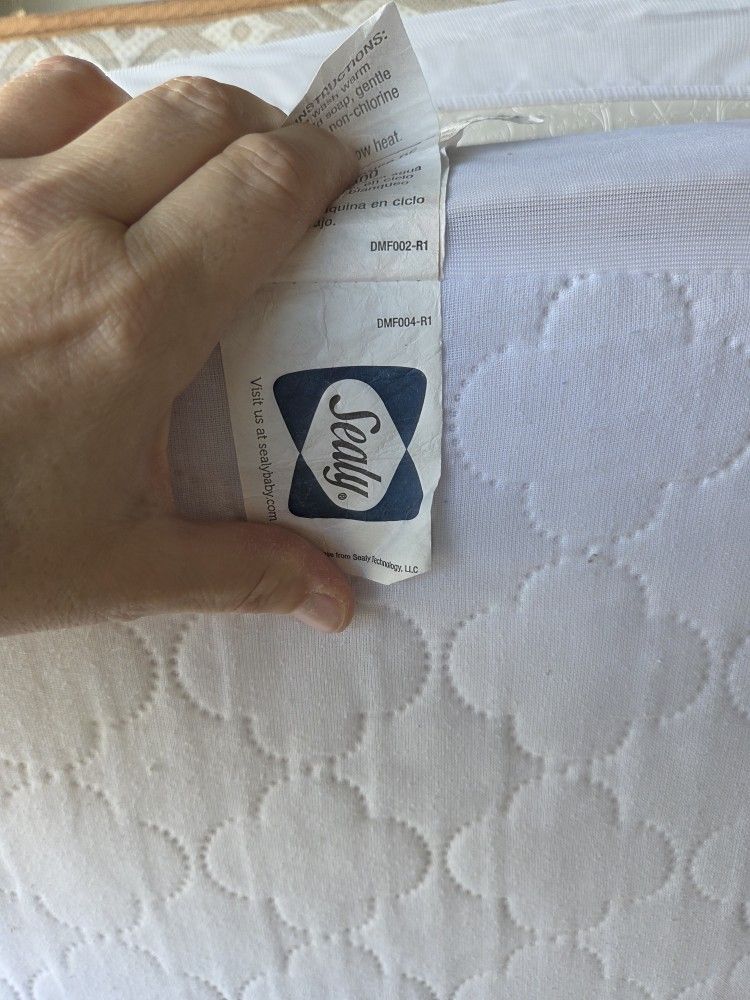 Serta Baby Crib Matress Includes Cover