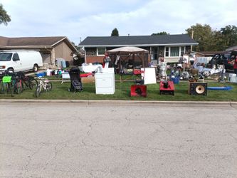 HUGE GARAGE SALE ! OCT 23-25. 8AM-8PM. 9043 MARTIN LANE BRIDGEVIEW IL 60455