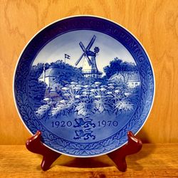 AUTH 1970 Royal Copenhagen Memorial Porcelain Windmill Blue Plate Denmark 8”