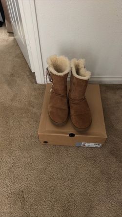women’s size 9 uggs
