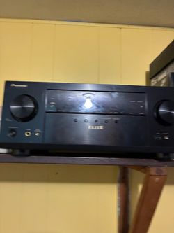 Pioneer Elite VSX-LX104 7.2-channel network AV receiver.