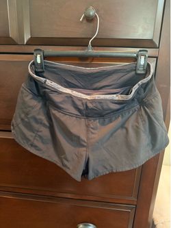 Lululemon speed up shorts- size 6