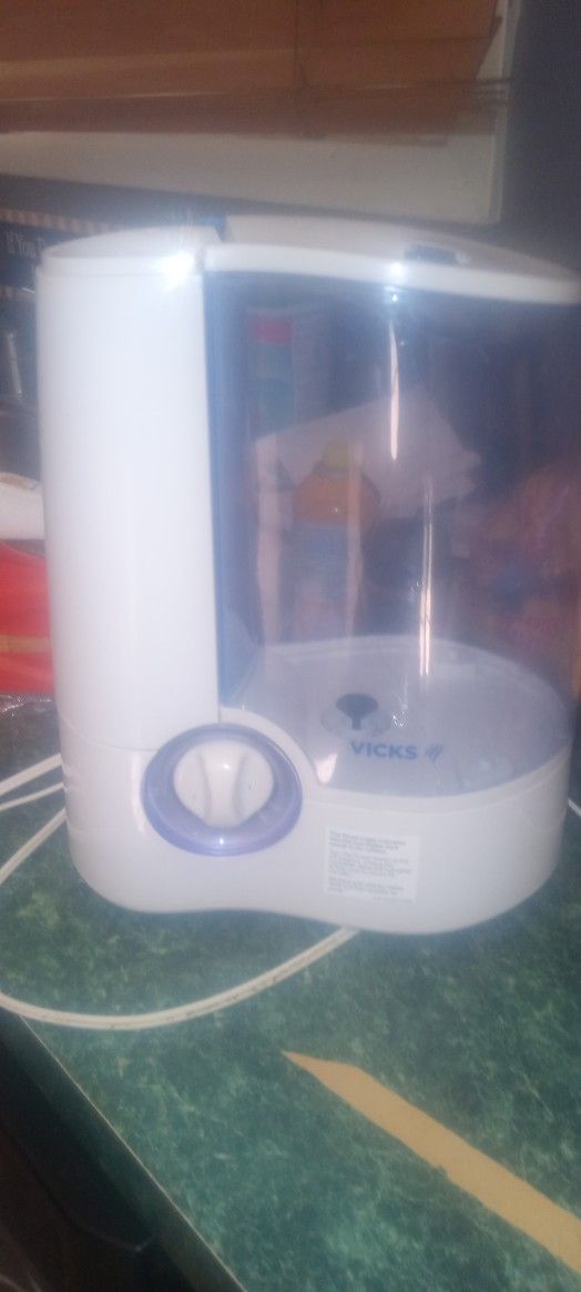 Vicks Warm Mist Humidifier 