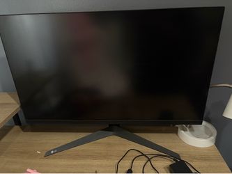 Lg monitor Ultra gear 27 in 144hz/ Razer headset