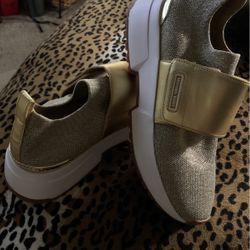 Gold Sneaker