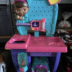 Doc McStuffins Mobile Clinic 