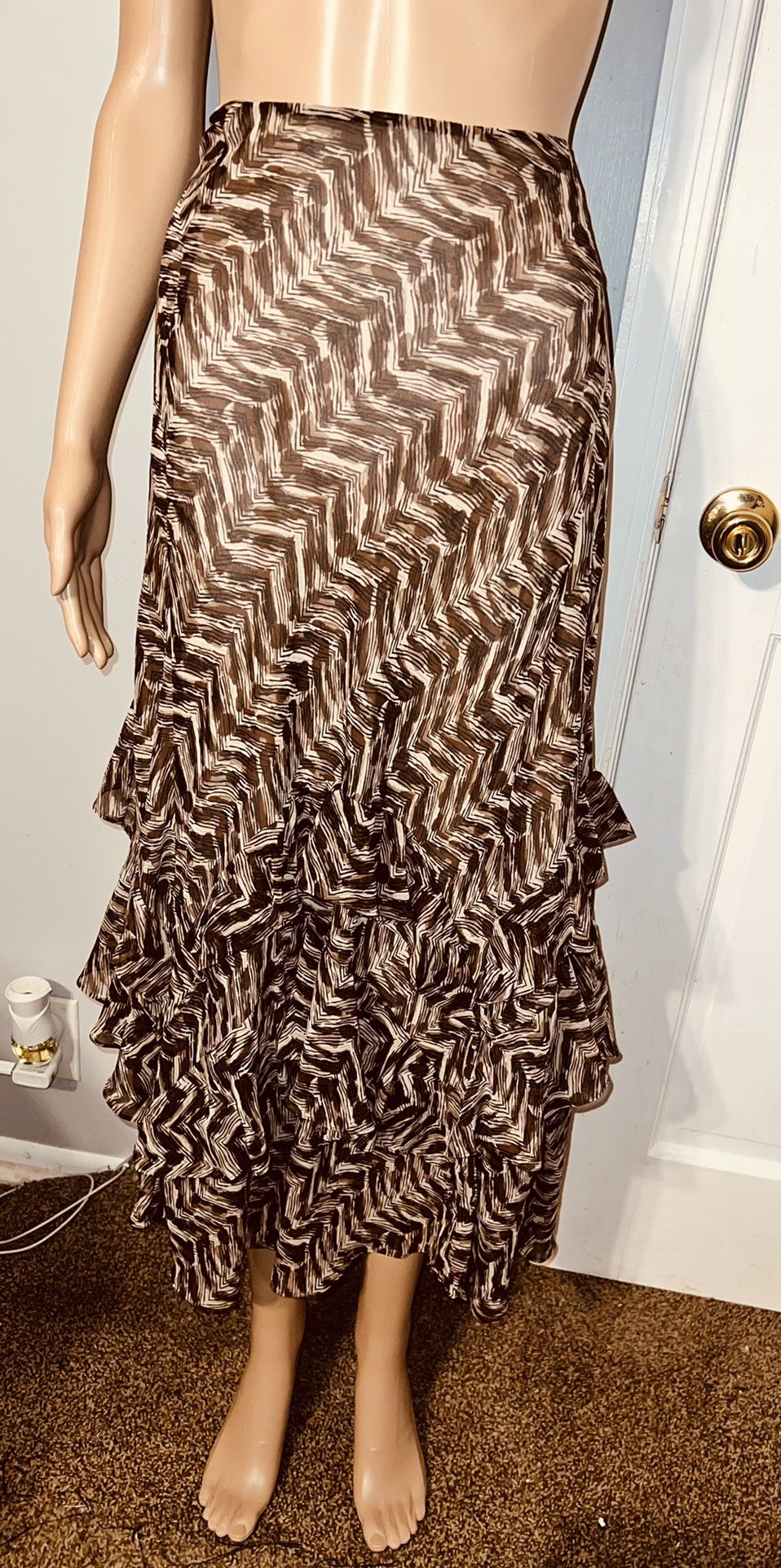 Beautiful Women Skirt Size (16) Only $10