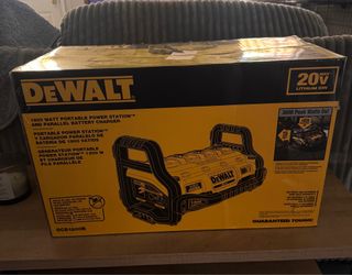 DeWalt DCB1800B Portable Power Station