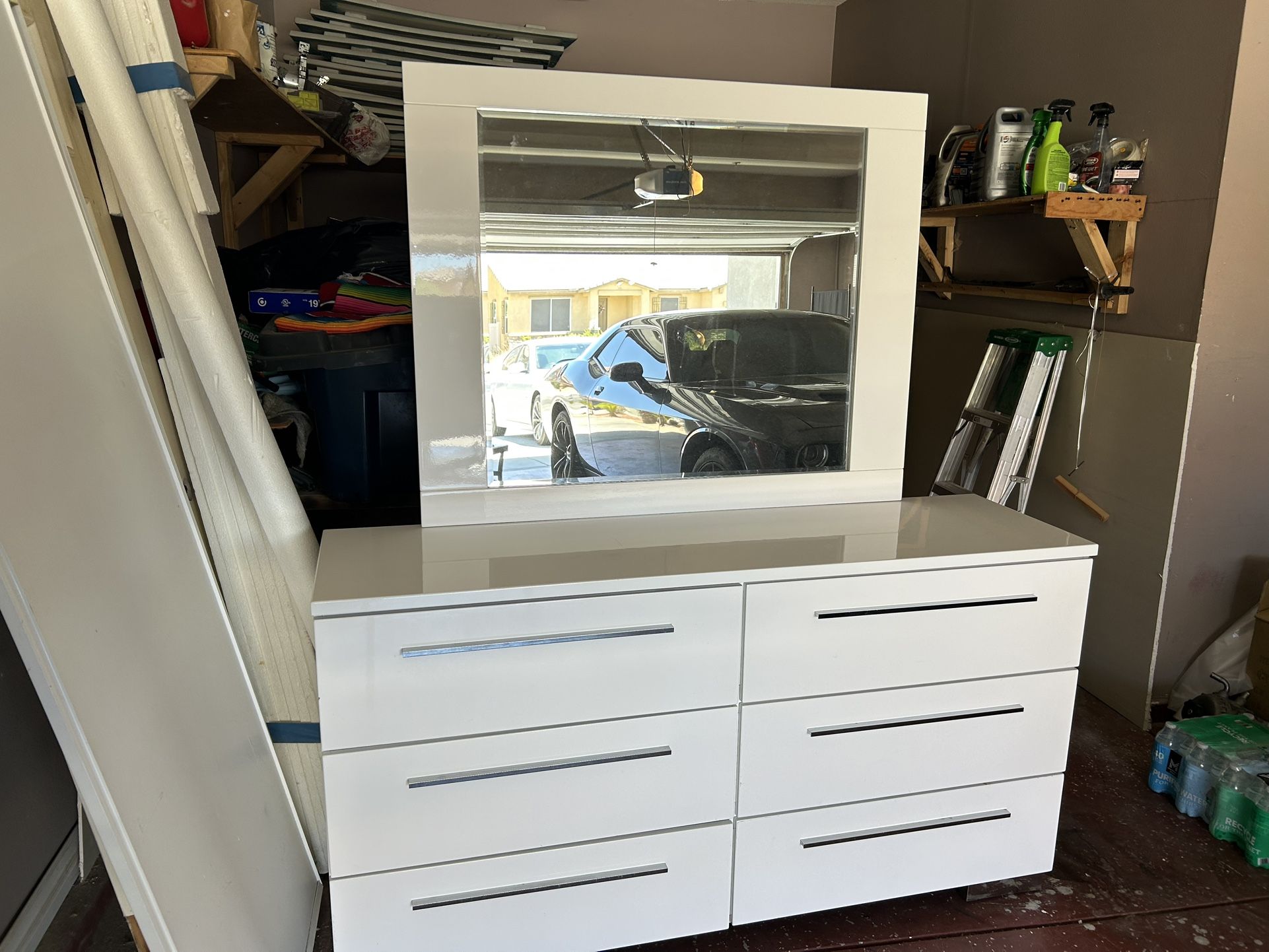Dresser/Mirror