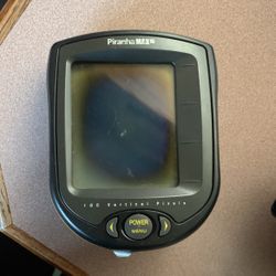 Hummingbird, Piranha Max 15, Black, 4-Inch Waterproof Fishfinder and Dual- Beam Transducer