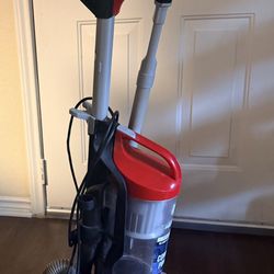 Dirt Devil Bagless Vacuum Cleaner 
