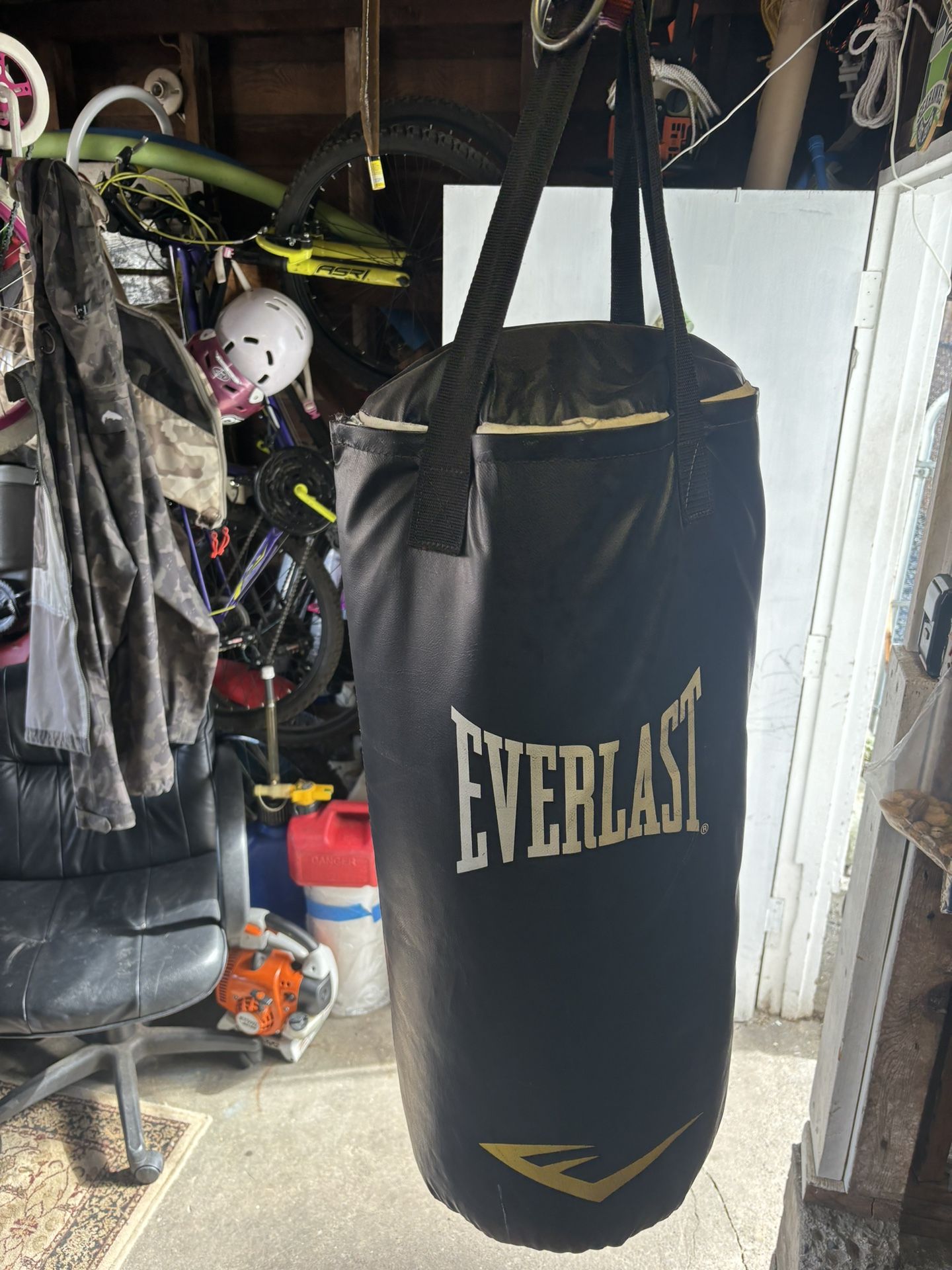 EVERLAST Punching Bag 