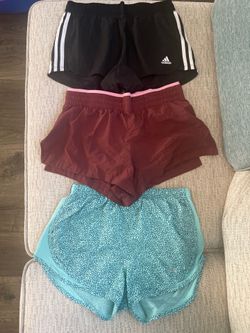 Women’s shorts size S