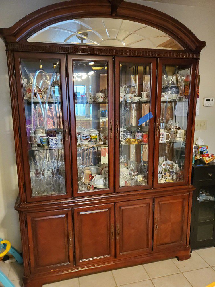 China cabinet with hatchback