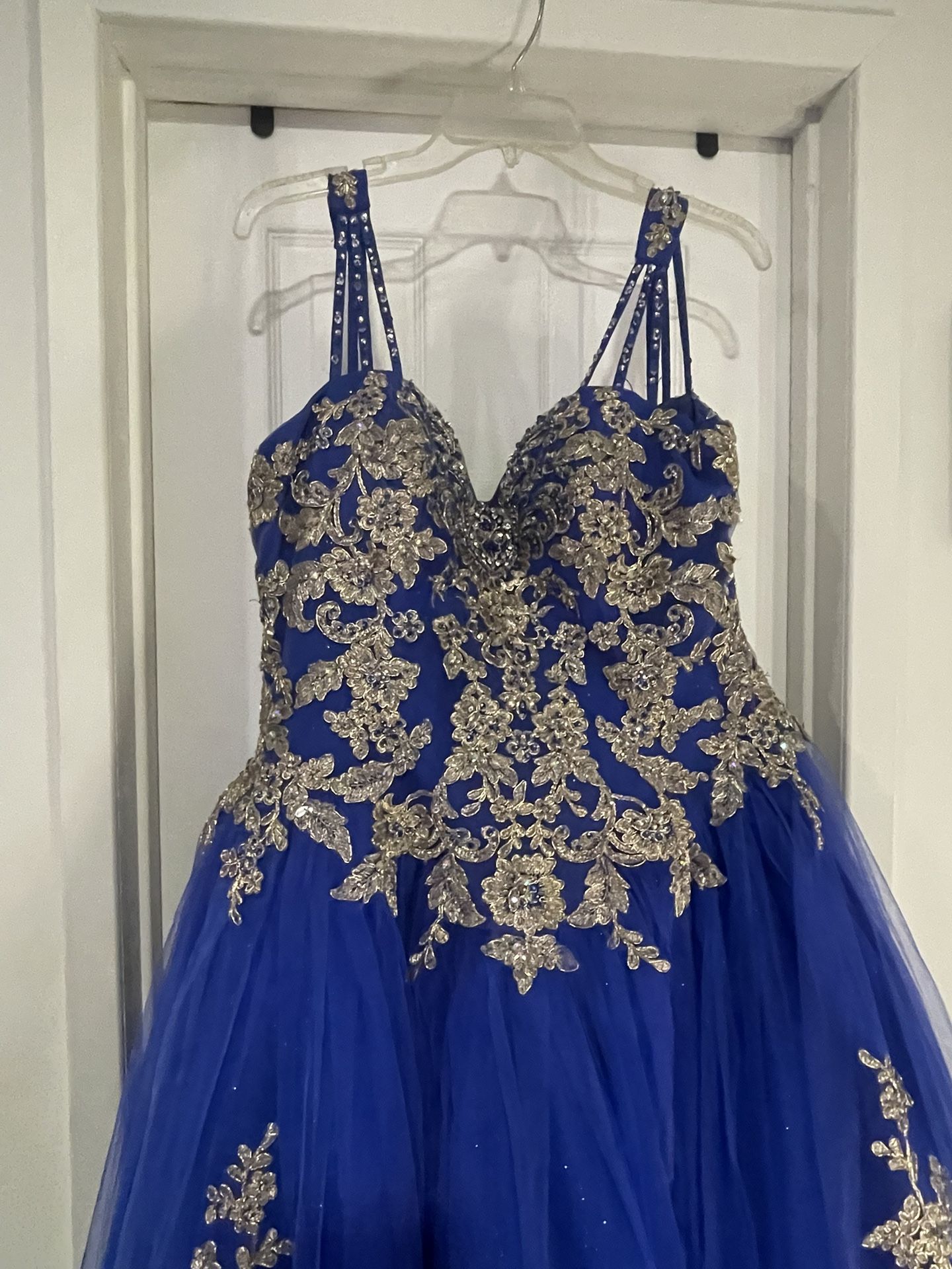Royal Blue Quinceañera Dress w/ Gold Details  (negotiable/ negociable)