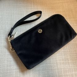 Lululemon Clutch Wallet Wristlet - Black Velvet EUC