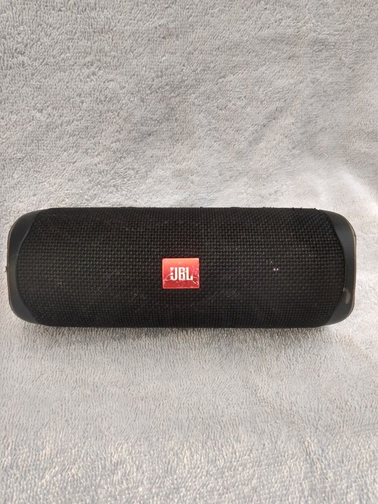 JBL Flip 5 Black Portable Bluetooth Speaker for Sale in Fremont