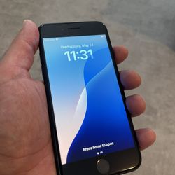 iPhone SE 2020 2nd gen 64gb UNLOCKED 