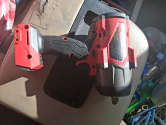 MILWAUKEE HIGH TORQUE 1/2 IN Impact