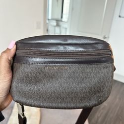 Micheal Kors Fanny Pack Purse