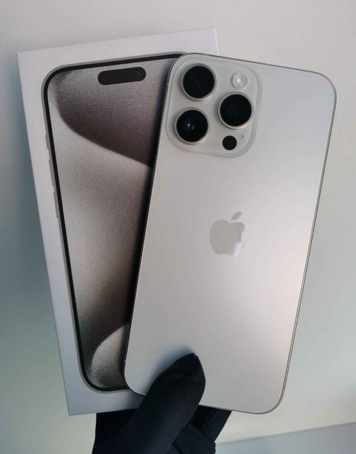 Clean And Neat Apple iPhone 15 Pro Max Unlocked 256GB Capacity..