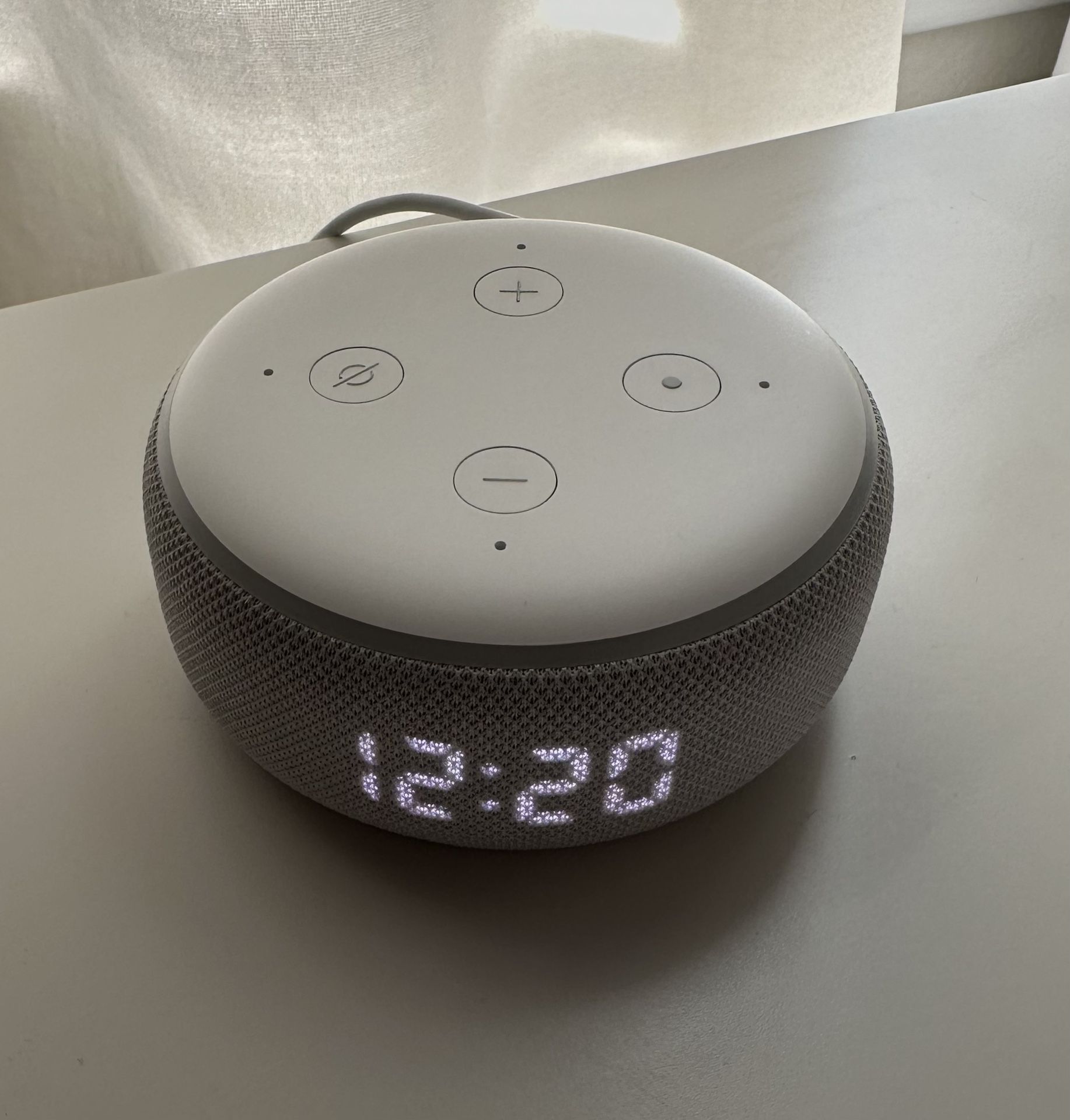 adjektiv andrageren gnier Echo Dot (3rd Gen) - Smart speaker with clock and Alexa for Sale in  Pasadena, TX - OfferUp
