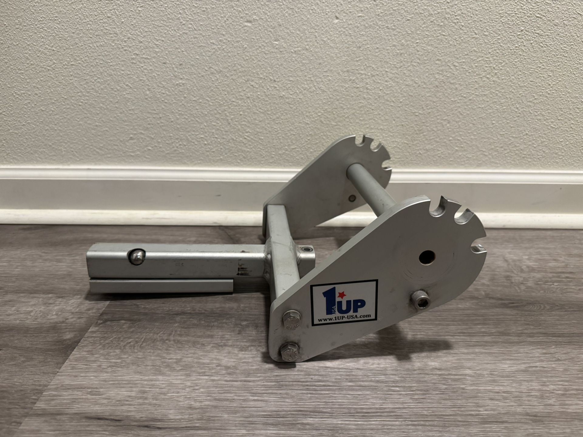 1UP USA Quick Rack Hitch Bar w/ Side Plates + Lock for Sale in Lynnwood ...