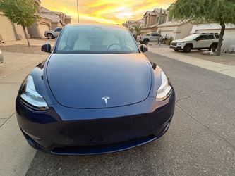Tesla Model Y Dual Motor Deep Blue Metallic
